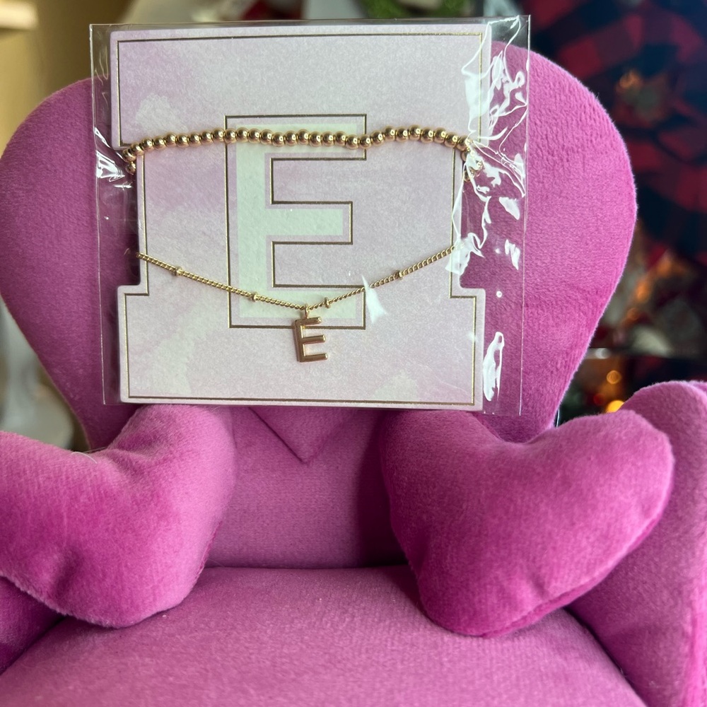 NEW Francesca’s Gold Tone Initial 'E' Bracelet 💖